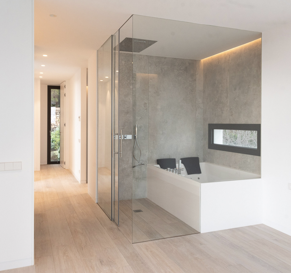 inHAUS luxury homes: bathroom in model Mallorca