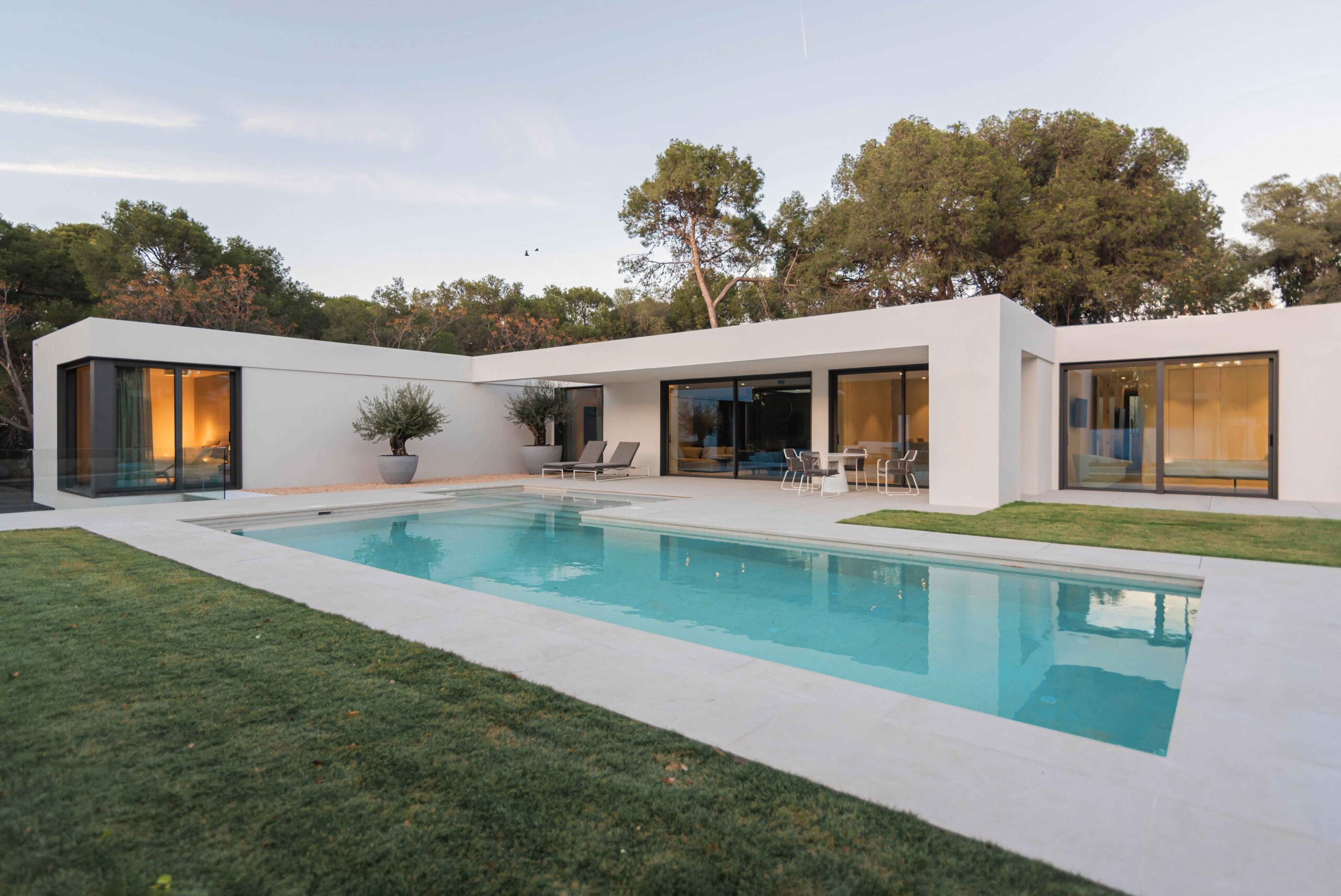 Fassade modernes-modulhaus-luxury-in-spanien