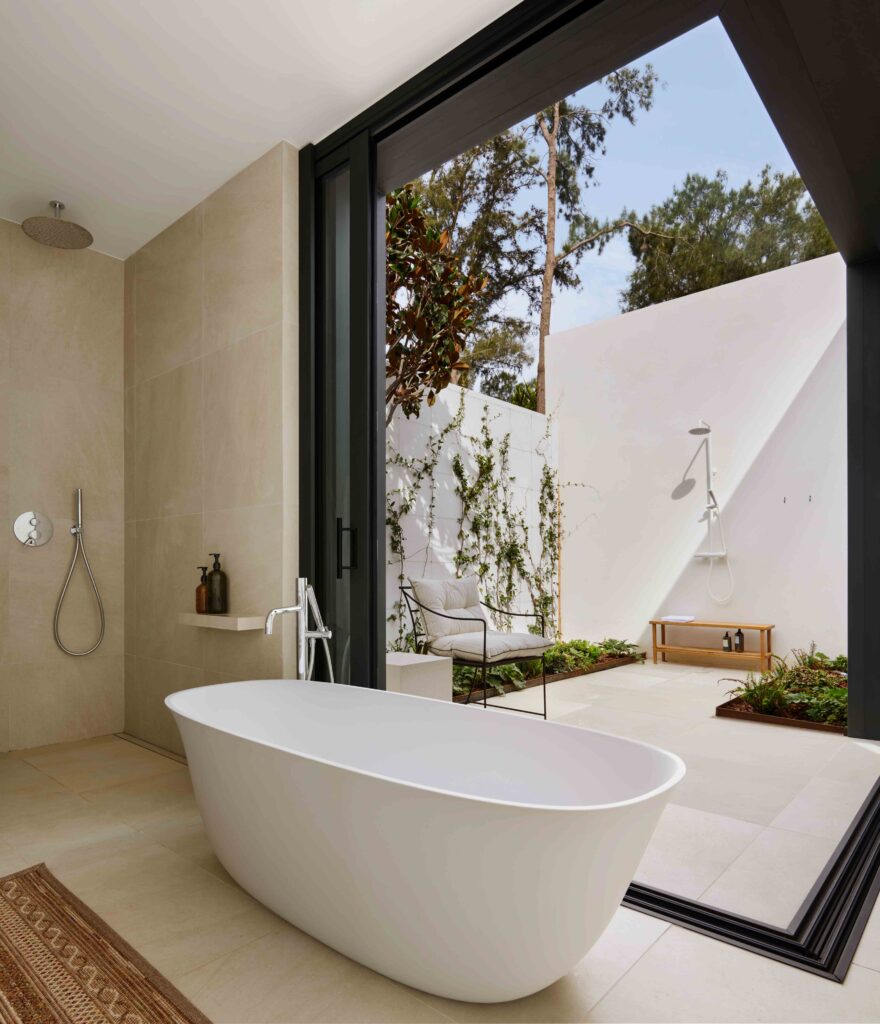 Luxuriöses Badezimmer in einem modularen Haus der Spitzenklasse