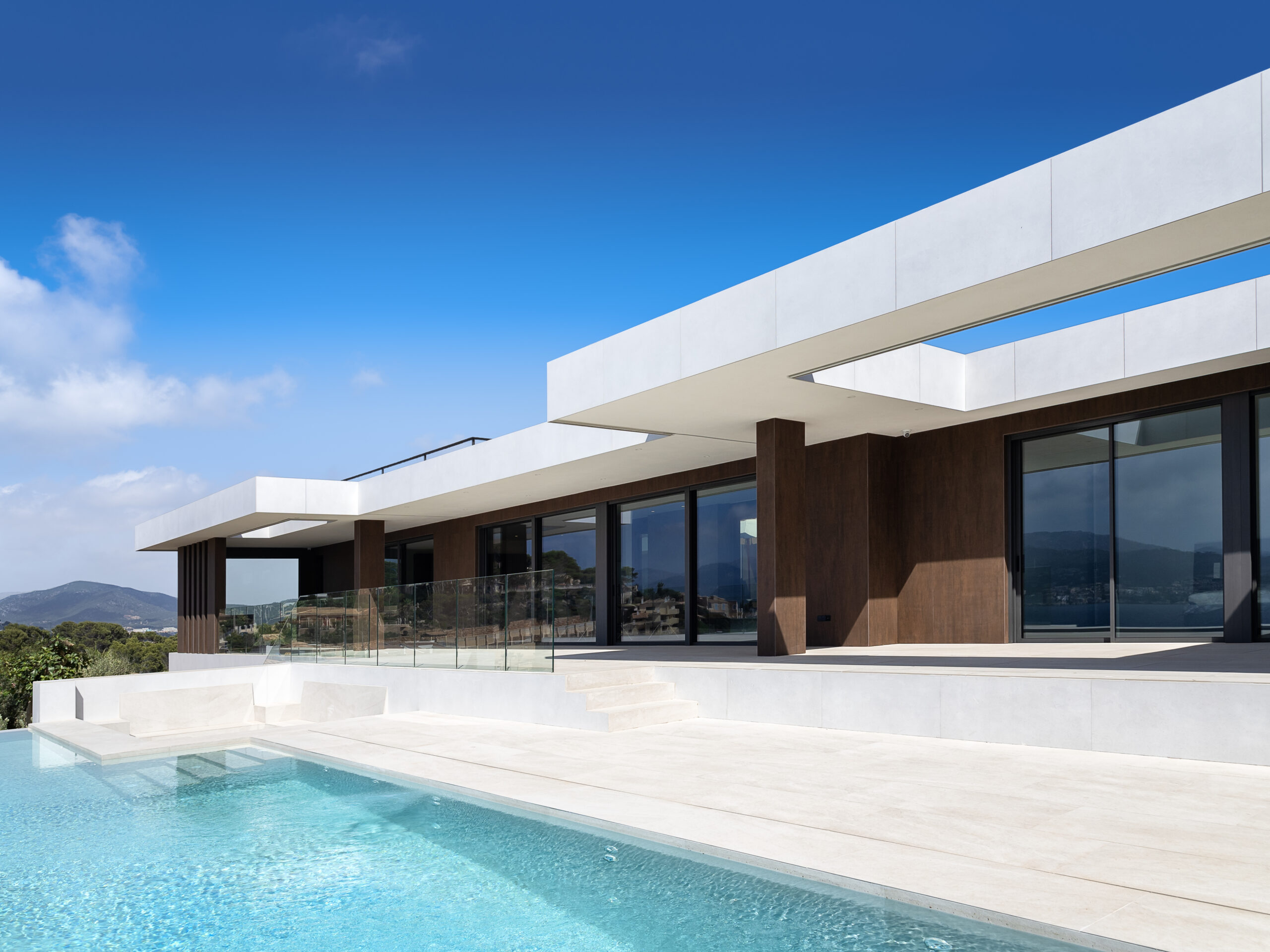 Luxus-fertighaus von Villen inHAUS. Architektubüro in Spanien. Luxury villa in Mallorca, spanien